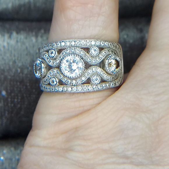 QVC C.Z.ring - Picture 1 of 5